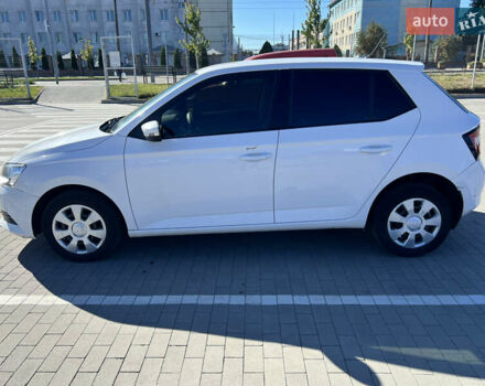 Белый Шкода Фабия, объемом двигателя 1 л и пробегом 206 тыс. км за 6100 $, фото 1 на Automoto.ua