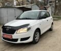 Белый Шкода Фабия, объемом двигателя 1.4 л и пробегом 210 тыс. км за 6600 $, фото 1 на Automoto.ua