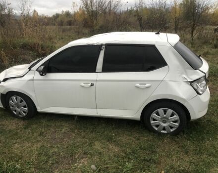 Белый Шкода Фабия, объемом двигателя 1 л и пробегом 236 тыс. км за 2800 $, фото 1 на Automoto.ua