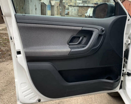 Белый Шкода Фабия, объемом двигателя 1.4 л и пробегом 210 тыс. км за 6600 $, фото 11 на Automoto.ua