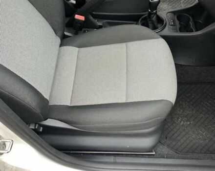 Белый Шкода Фабия, объемом двигателя 1.4 л и пробегом 210 тыс. км за 6600 $, фото 22 на Automoto.ua