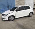 Белый Шкода Фабия, объемом двигателя 1.2 л и пробегом 237 тыс. км за 3200 $, фото 2 на Automoto.ua