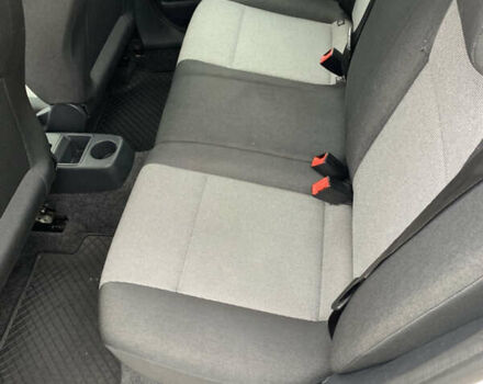 Белый Шкода Фабия, объемом двигателя 1.4 л и пробегом 210 тыс. км за 6600 $, фото 16 на Automoto.ua