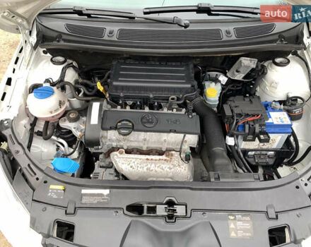 Белый Шкода Фабия, объемом двигателя 1.4 л и пробегом 210 тыс. км за 6600 $, фото 30 на Automoto.ua