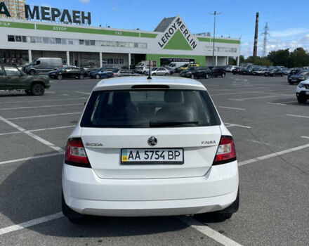 Белый Шкода Фабия, объемом двигателя 1.2 л и пробегом 185 тыс. км за 6900 $, фото 4 на Automoto.ua