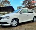 Шкода Фабия 2015 в Киеве на Automoto.ua Белый Шкода Фабия, объемом двигателя 1 л и пробегом 230 тыс. км за 5299 $, фото 1 на Automoto.ua