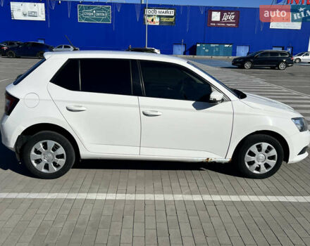 Белый Шкода Фабия, объемом двигателя 1 л и пробегом 206 тыс. км за 6100 $, фото 4 на Automoto.ua