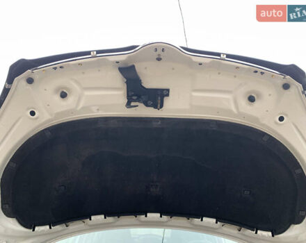 Белый Шкода Фабия, объемом двигателя 1.4 л и пробегом 210 тыс. км за 6600 $, фото 29 на Automoto.ua