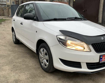 Белый Шкода Фабия, объемом двигателя 1.4 л и пробегом 210 тыс. км за 6600 $, фото 9 на Automoto.ua