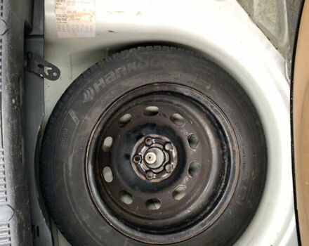 Белый Шкода Фабия, объемом двигателя 1.4 л и пробегом 210 тыс. км за 6600 $, фото 19 на Automoto.ua