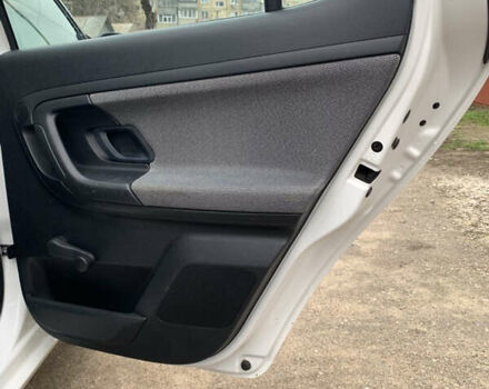 Белый Шкода Фабия, объемом двигателя 1.4 л и пробегом 210 тыс. км за 6600 $, фото 21 на Automoto.ua