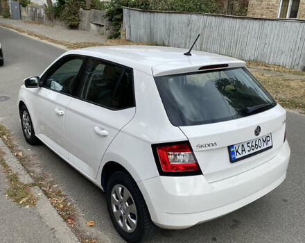 Белый Шкода Фабия, объемом двигателя 1.2 л и пробегом 220 тыс. км за 7000 $, фото 3 на Automoto.ua