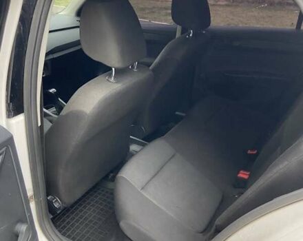 Белый Шкода Фабия, объемом двигателя 1 л и пробегом 184 тыс. км за 6000 $, фото 4 на Automoto.ua