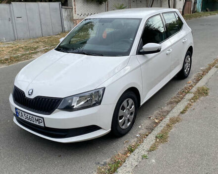 Белый Шкода Фабия, объемом двигателя 1.2 л и пробегом 220 тыс. км за 7000 $, фото 1 на Automoto.ua