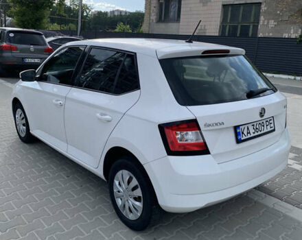 Белый Шкода Фабия, объемом двигателя 1 л и пробегом 170 тыс. км за 6900 $, фото 4 на Automoto.ua
