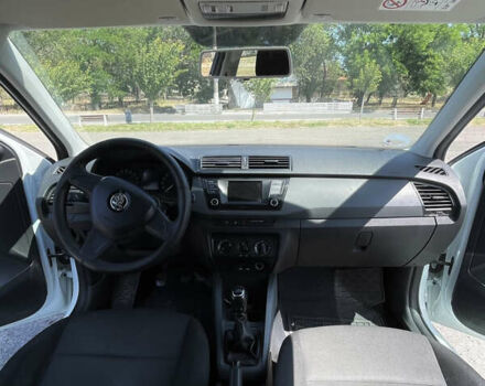 Белый Шкода Фабия, объемом двигателя 1.42 л и пробегом 233 тыс. км за 7000 $, фото 9 на Automoto.ua