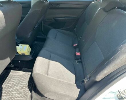 Белый Шкода Фабия, объемом двигателя 1.4 л и пробегом 230 тыс. км за 6990 $, фото 10 на Automoto.ua