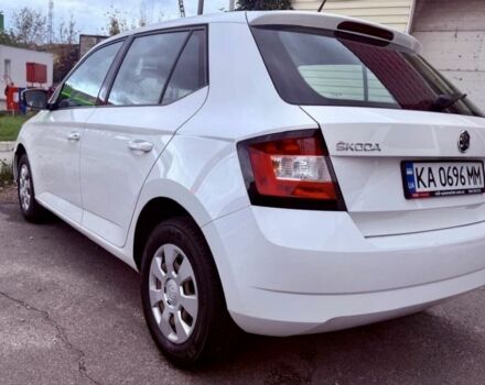 Белый Шкода Фабия, объемом двигателя 1 л и пробегом 118 тыс. км за 6300 $, фото 1 на Automoto.ua