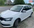 Белый Шкода Фабия, объемом двигателя 1 л и пробегом 147 тыс. км за 7300 $, фото 1 на Automoto.ua