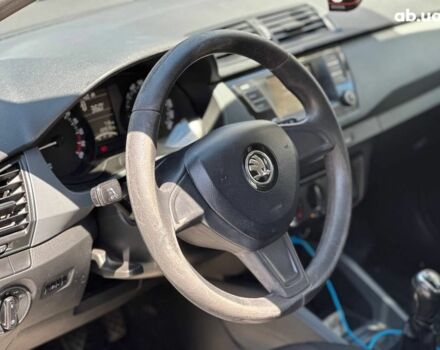 Белый Шкода Фабия, объемом двигателя 1.4 л и пробегом 230 тыс. км за 7490 $, фото 17 на Automoto.ua