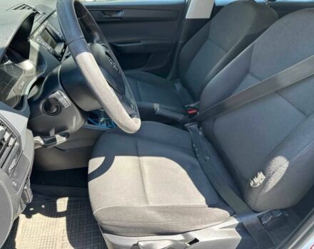 Белый Шкода Фабия, объемом двигателя 1.4 л и пробегом 230 тыс. км за 6990 $, фото 18 на Automoto.ua