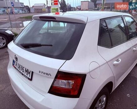 Белый Шкода Фабия, объемом двигателя 1 л и пробегом 118 тыс. км за 6300 $, фото 2 на Automoto.ua