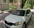 Белый Шкода Фабия, объемом двигателя 1 л и пробегом 136 тыс. км за 7200 $, фото 1 на Automoto.ua