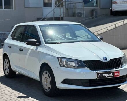 Белый Шкода Фабия, объемом двигателя 1.4 л и пробегом 230 тыс. км за 6990 $, фото 2 на Automoto.ua