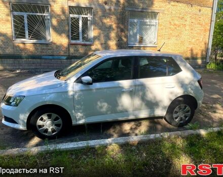 Белый Шкода Фабия, объемом двигателя 1 л и пробегом 148 тыс. км за 6599 $, фото 1 на Automoto.ua
