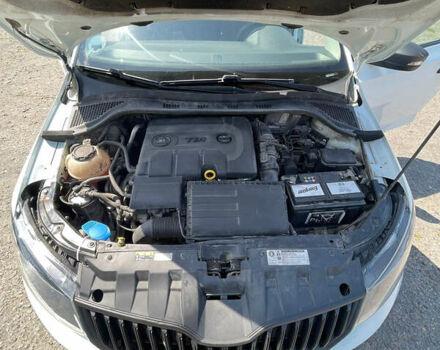 Белый Шкода Фабия, объемом двигателя 1.42 л и пробегом 233 тыс. км за 7000 $, фото 4 на Automoto.ua