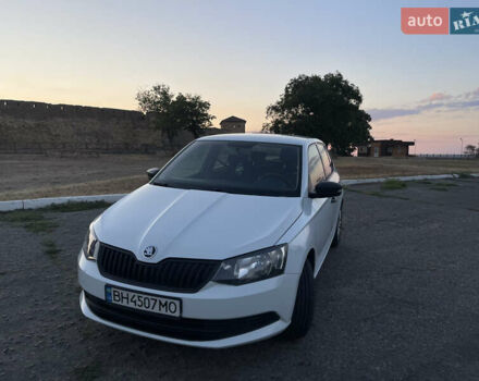 Белый Шкода Фабия, объемом двигателя 1.42 л и пробегом 233 тыс. км за 7000 $, фото 2 на Automoto.ua