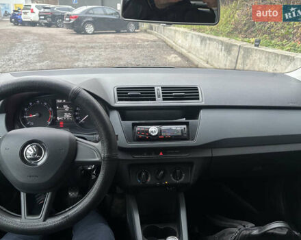 Белый Шкода Фабия, объемом двигателя 1 л и пробегом 97 тыс. км за 7400 $, фото 8 на Automoto.ua