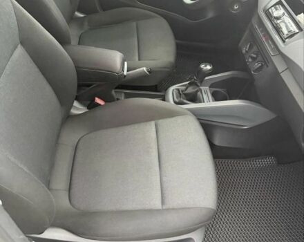 Белый Шкода Фабия, объемом двигателя 1 л и пробегом 118 тыс. км за 6300 $, фото 5 на Automoto.ua