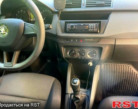 Белый Шкода Фабия, объемом двигателя 1 л и пробегом 148 тыс. км за 6599 $, фото 5 на Automoto.ua