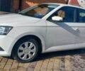 Белый Шкода Фабия, объемом двигателя 1.2 л и пробегом 182 тыс. км за 6900 $, фото 1 на Automoto.ua