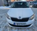 Белый Шкода Фабия, объемом двигателя 1.4 л и пробегом 210 тыс. км за 3750 $, фото 1 на Automoto.ua