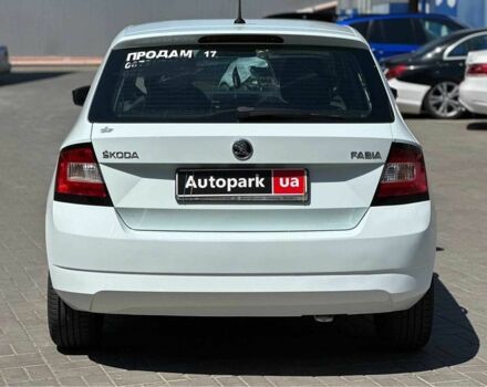 Белый Шкода Фабия, объемом двигателя 1.4 л и пробегом 230 тыс. км за 6990 $, фото 5 на Automoto.ua