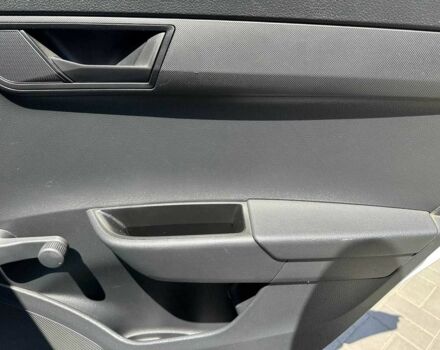 Белый Шкода Фабия, объемом двигателя 1.4 л и пробегом 230 тыс. км за 6990 $, фото 14 на Automoto.ua