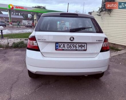 Белый Шкода Фабия, объемом двигателя 1 л и пробегом 118 тыс. км за 6300 $, фото 1 на Automoto.ua