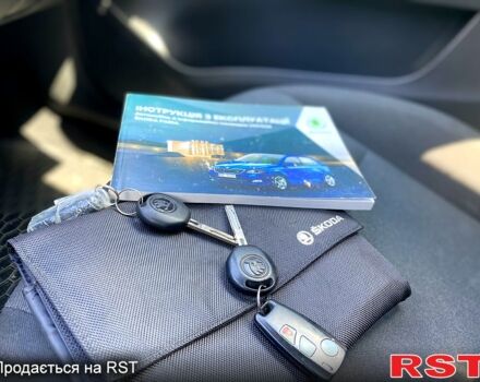 Белый Шкода Фабия, объемом двигателя 1 л и пробегом 139 тыс. км за 7300 $, фото 9 на Automoto.ua