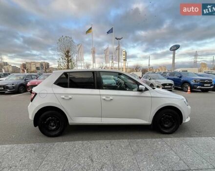 Білий Шкода Фабія, об'ємом двигуна 1 л та пробігом 170 тис. км за 6586 $, фото 4 на Automoto.ua