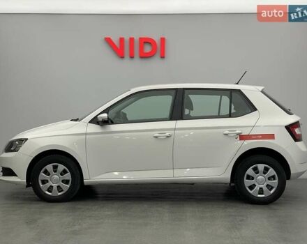 Белый Шкода Фабия, объемом двигателя 1 л и пробегом 44 тыс. км за 9327 $, фото 2 на Automoto.ua