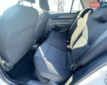 Белый Шкода Фабия, объемом двигателя 1 л и пробегом 135 тыс. км за 7400 $, фото 27 на Automoto.ua