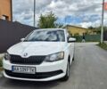 Белый Шкода Фабия, объемом двигателя 1 л и пробегом 134 тыс. км за 7200 $, фото 1 на Automoto.ua