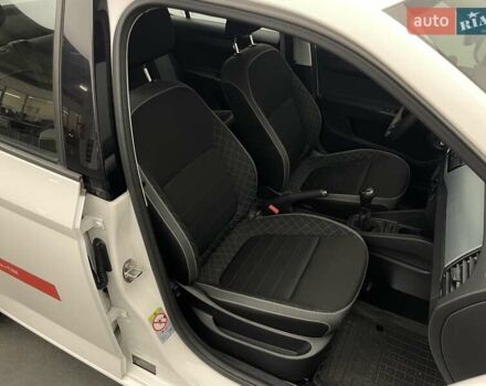 Шкода Фабия 2018 в Киеве на Automoto.ua Белый Шкода Фабия, объемом двигателя 1 л и пробегом 93 тыс. км за 8415 $, фото 15 на Automoto.ua