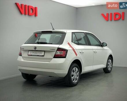 Білий Шкода Фабія, об'ємом двигуна 1 л та пробігом 61 тис. км за 9364 $, фото 1 на Automoto.ua