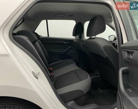 Белый Шкода Фабия, объемом двигателя 1 л и пробегом 97 тыс. км за 8131 $, фото 13 на Automoto.ua