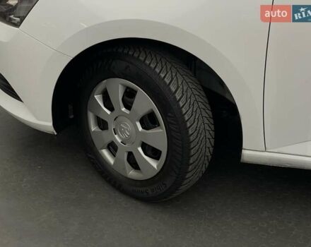 Білий Шкода Фабія, об'ємом двигуна 1 л та пробігом 61 тис. км за 9364 $, фото 7 на Automoto.ua