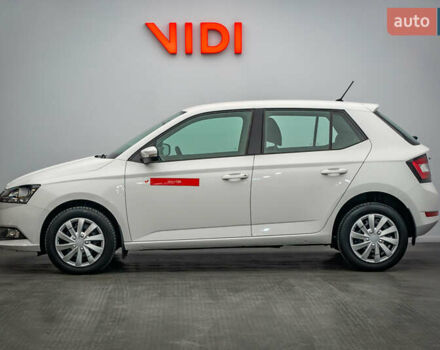 Белый Шкода Фабия, объемом двигателя 1 л и пробегом 82 тыс. км за 8434 $, фото 2 на Automoto.ua