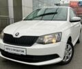 Белый Шкода Фабия, объемом двигателя 1 л и пробегом 206 тыс. км за 6001 $, фото 1 на Automoto.ua